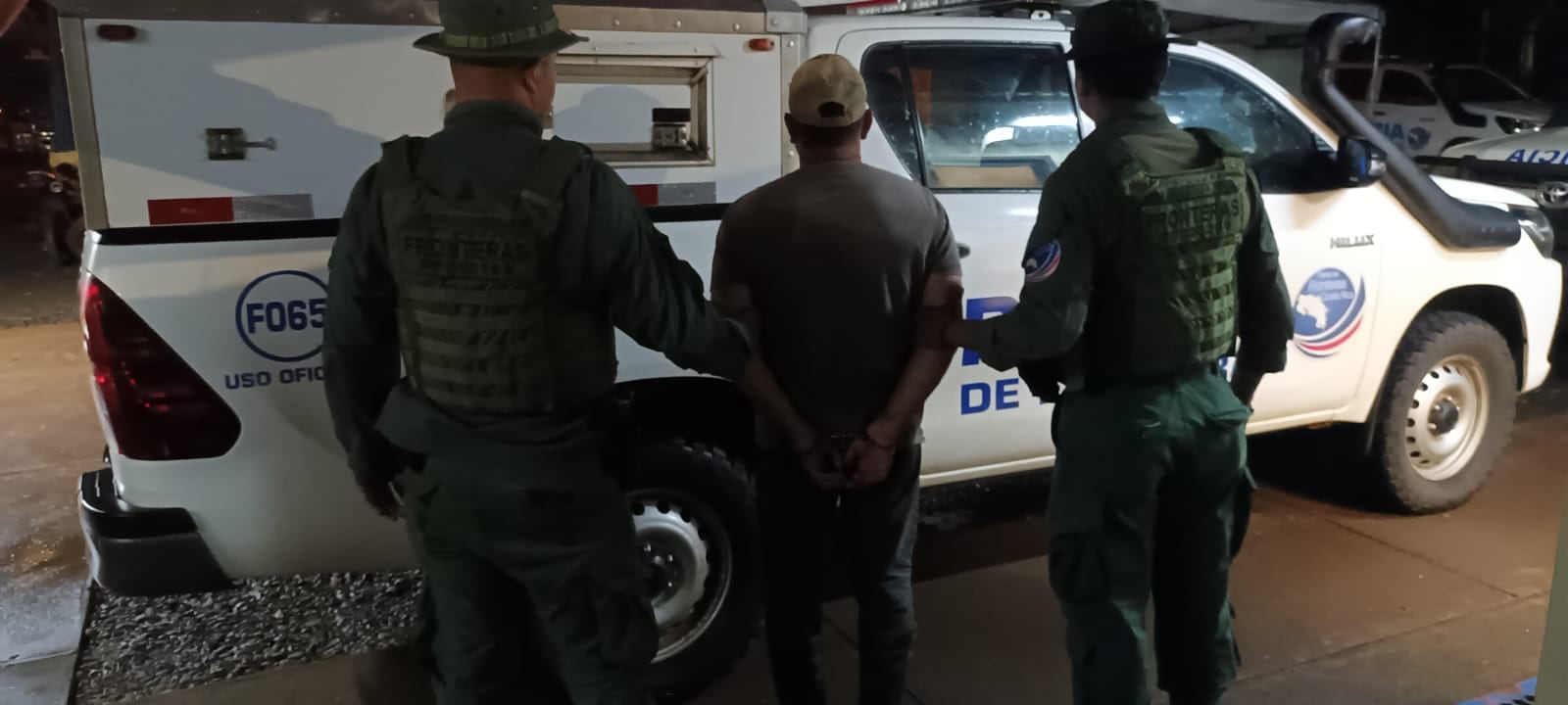 Lo que los policías encontraron dentro del bolso del sujetos los dejó sin palabras.