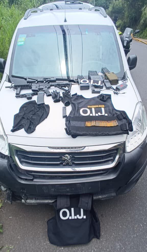 Los sospechosos fueron detenidos en el sector conocido como El Raícero. Foto Policía Municipal de Moravia.