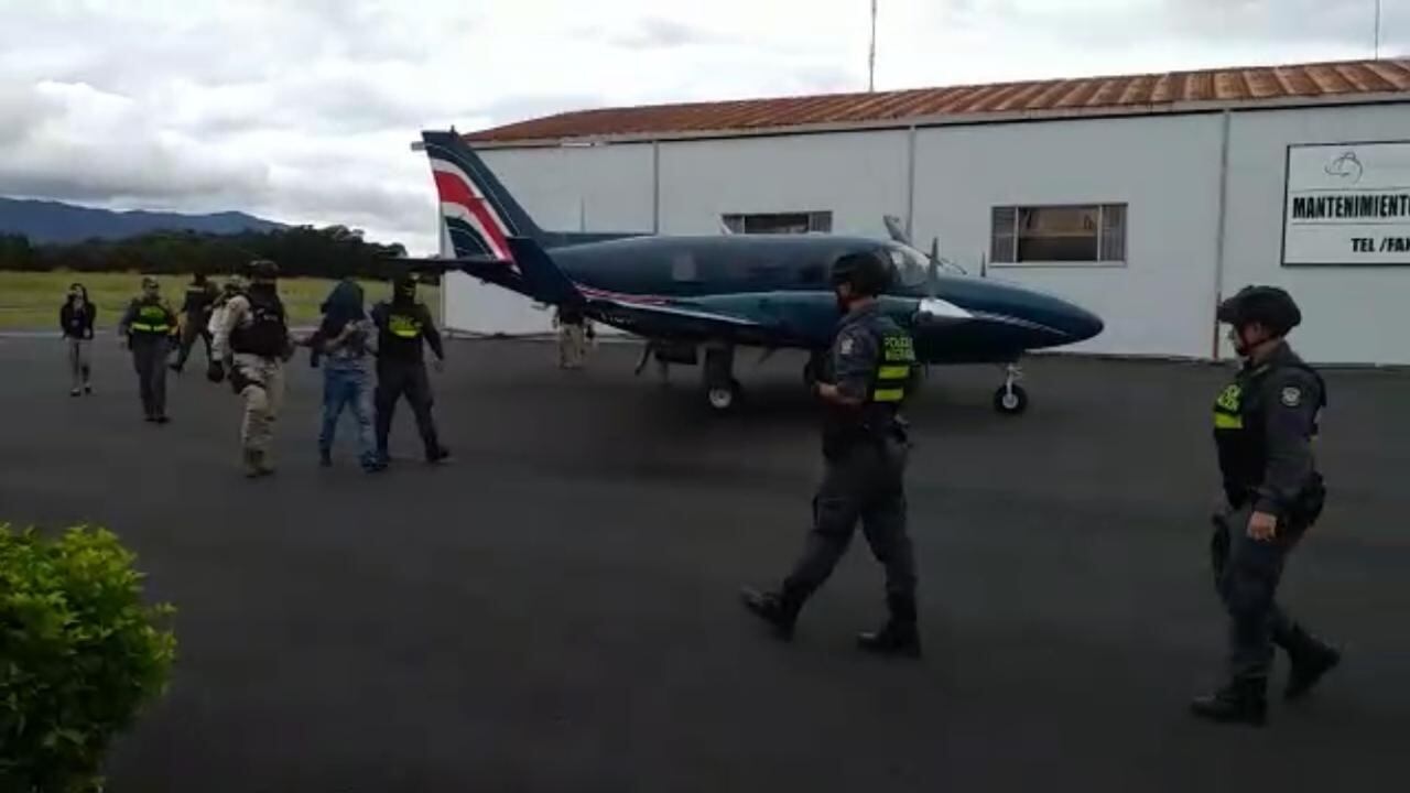 Detendión de sacerdote apellidado Brenes villalobos por dejar a sobrino de 6 años en desierto de Arizona. Captura de video.
