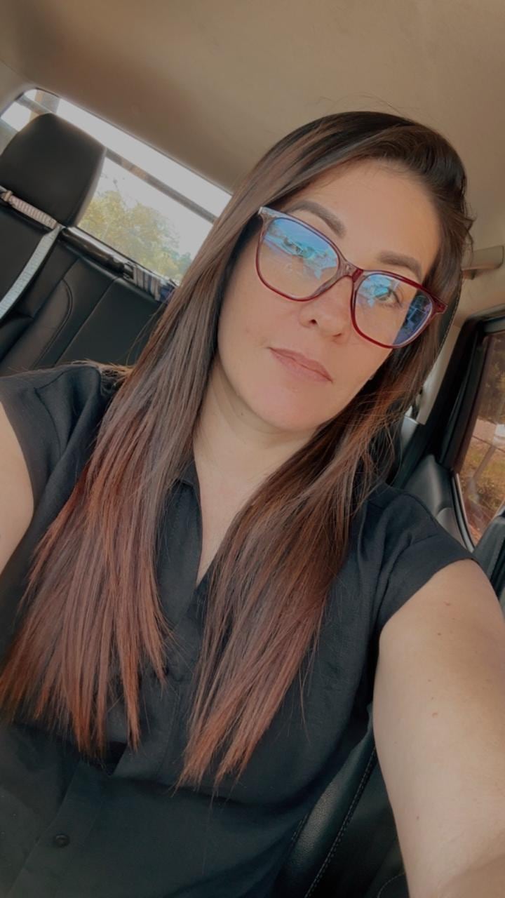 Joselyn Villalobos lidera su propia granja porcina