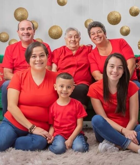 Una familia de barrio Cristo Rey, en San José, pasó aislada por el covid-19 a finales de mayo del 2022, doña Gabriela Fernández Jaubert , la mamá, nos lo confirmó