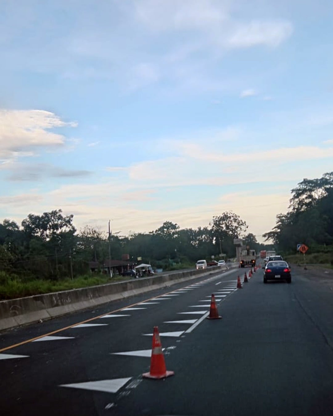 Dirección General de Ingeniería de Tránsito (DGIT) del MOPT, confirma este lunes 23 de octubre que ya arrancó con los trabajos para colocar señalamiento vertical en la Ruta 32