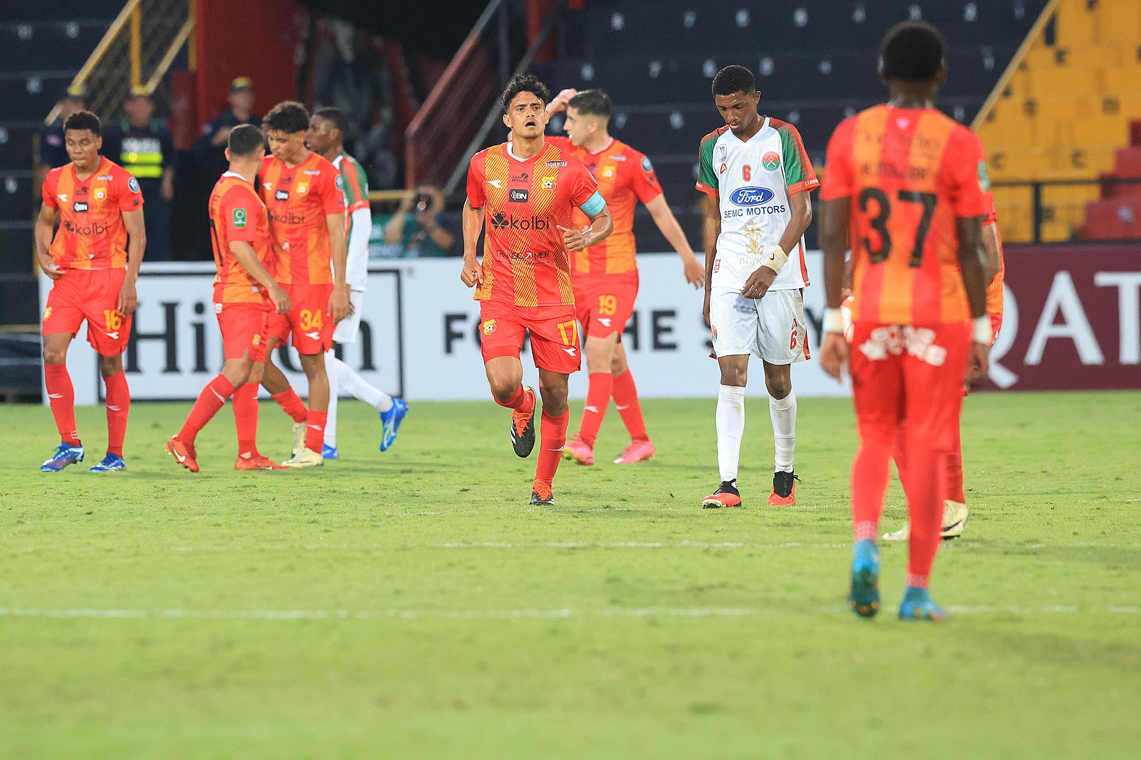 05/03/2024 Estadio Morera Soto, Alajuela. El Club Sport Herediano recibió al Robinhood de Surinam, en partido de octavos de final, Copa de Campeones de Concacaf. Foto: Rafael Pacheco Granados