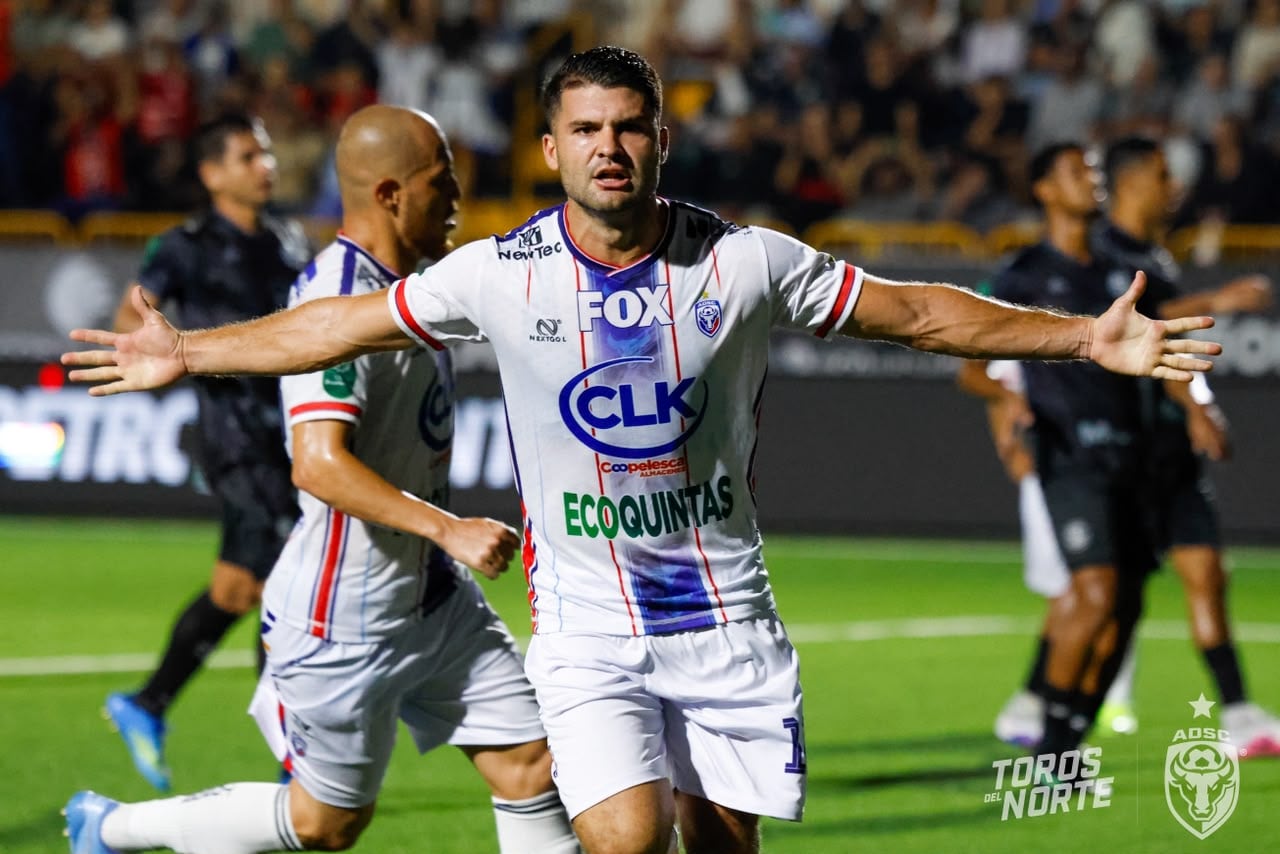 San Carlos y Sporting empataron 3-3 en la jornada 12.