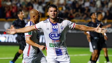 ¡Qué tortón en Grecia! Sporting regaló un 3-1 y Alajuelense se frota las manos en la tabla