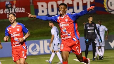 El legionario tico Derrickson Quirós busca ganarle la Copa Centroamericana a su primo Kenyel Michel