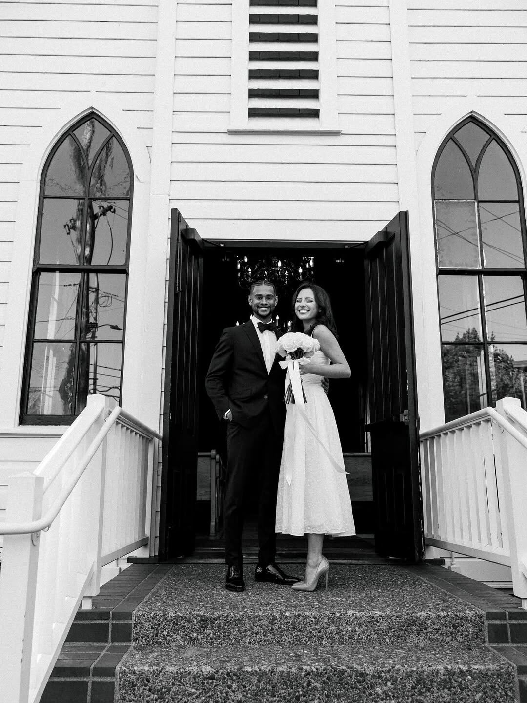 El exjugador de Liga Deportiva Alajuelense, Ariel Lassiter, se casó en tiempo récord, pues hace nueve días anunció su compromiso y este viernes compartió fotos de la boda.