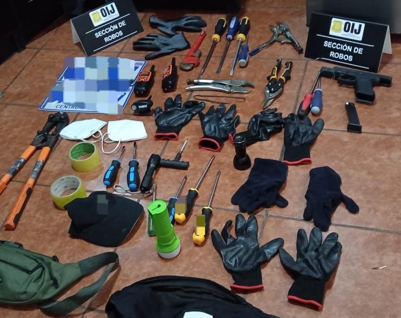 Un sujeto de apellido Elizondo, de 29 años, está en manos de los agentes de Robos del OIJ por ser sospechoso de cometer 11 robos en viviendas, según explicaron las autoridades judiciales. Foto: OIJ
