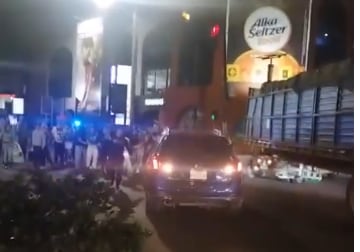 Carro en manifestación