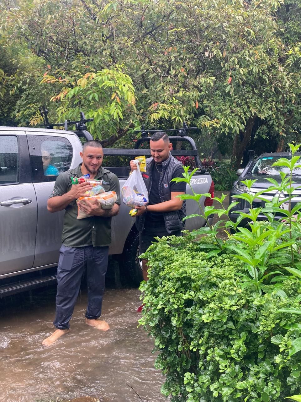 Wilson Contreras hace de todo para mantener vivas las tradiciones en su pueblo.