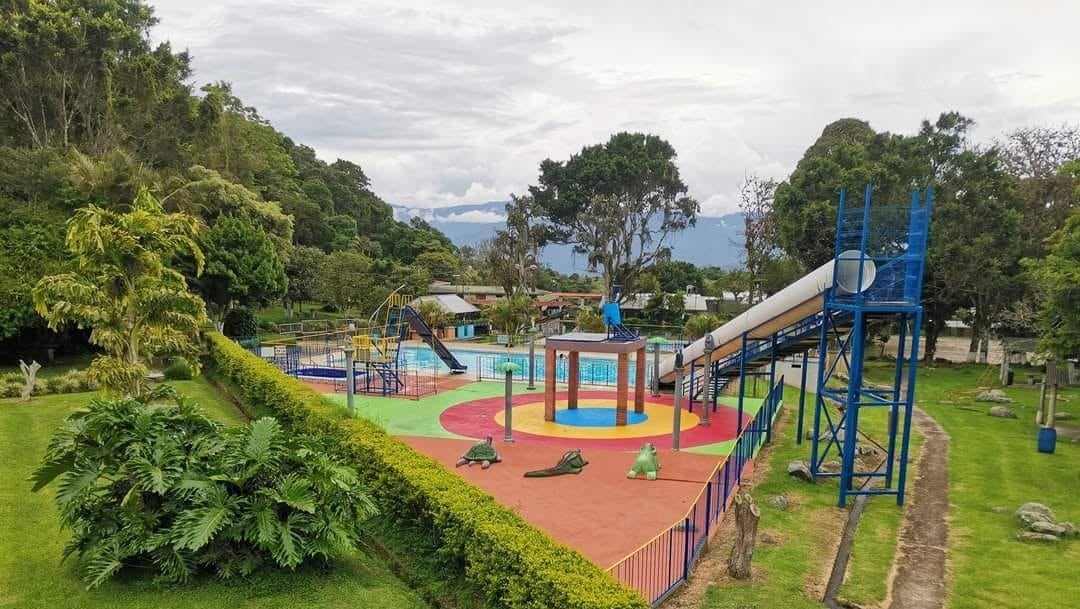 Balneario Valle Escondido