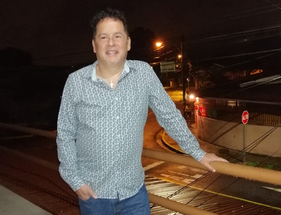 Marco Vinicio Córdoba, afectado porque entre trenes en Pavas. Foto cortesía Marco Vinicio Córdoba.