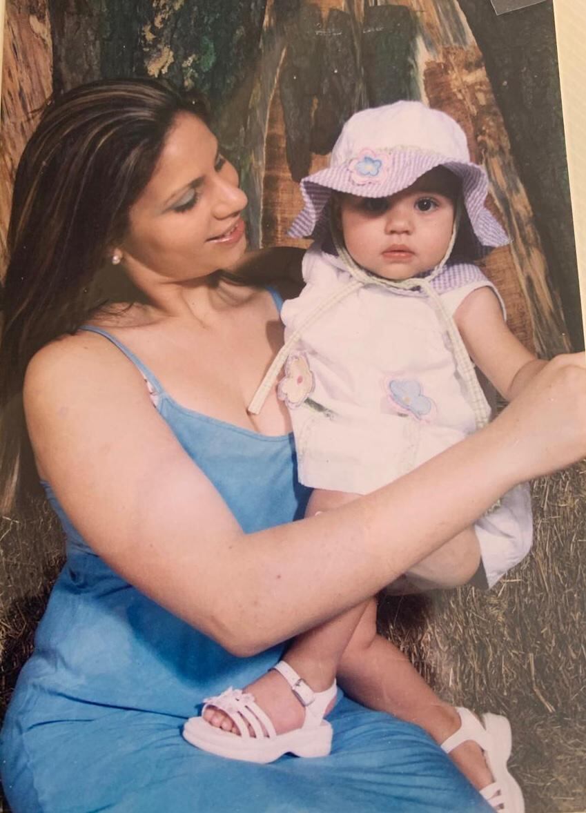 Katherinne Ortega con Valeria su hija