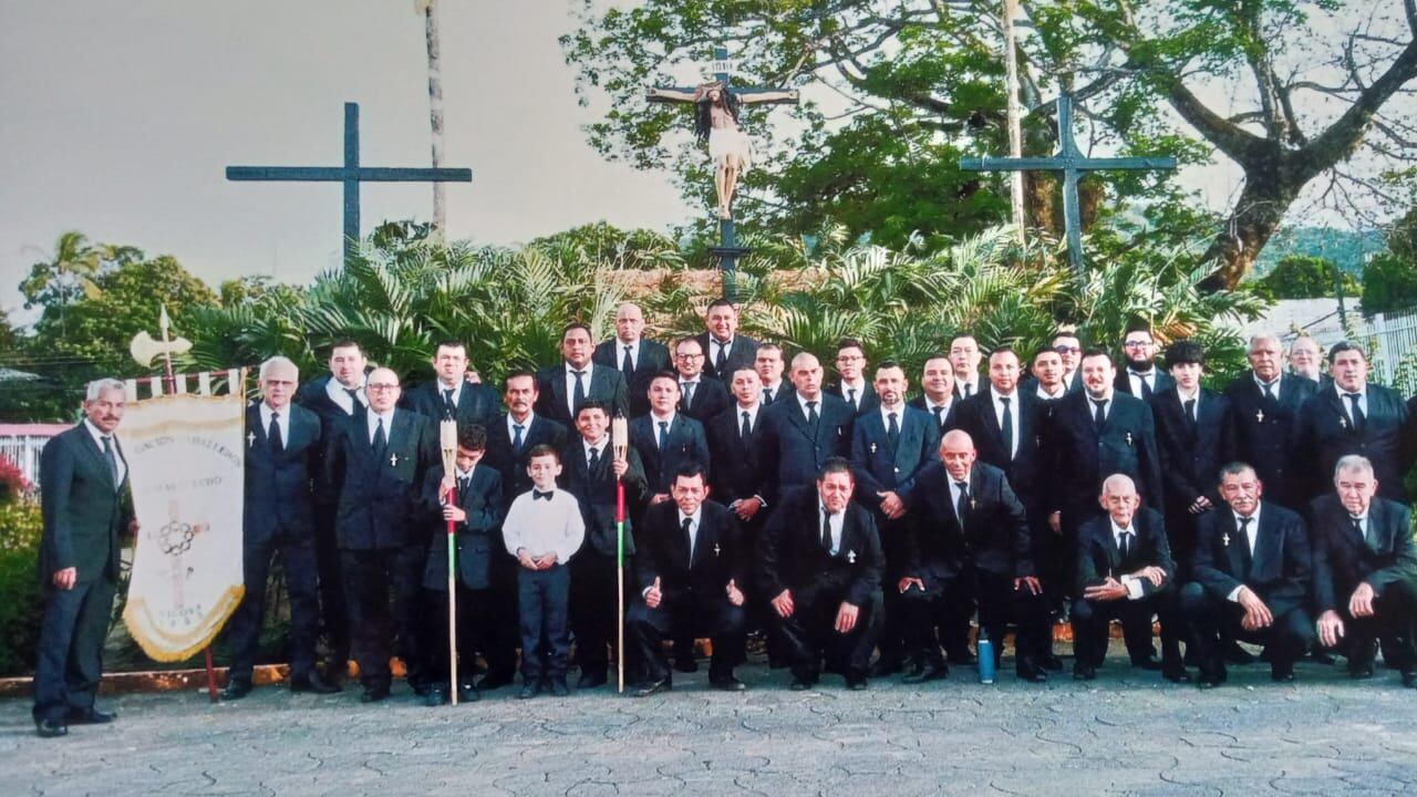 El Cristo Redentor de la Gran Nicoya por fin es una realidad que se puede ver y tocar porque esta a pocas horas de que se terminen de acomodar una sobre otra las 4 piezas que conforman la escultura de 15 metros de alto sobre el cerro La Cruz en Nicoya, Guanacaste