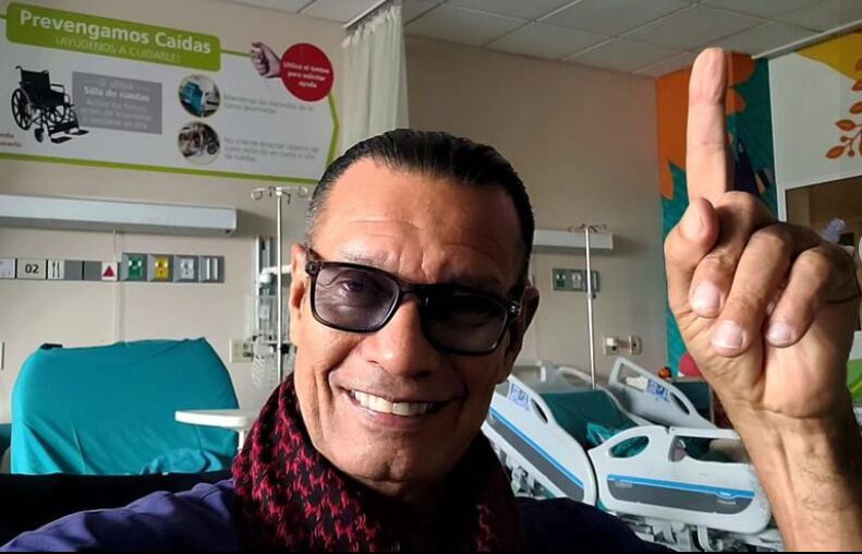 Músico Luis Jákamo en el hospital del Trauma.