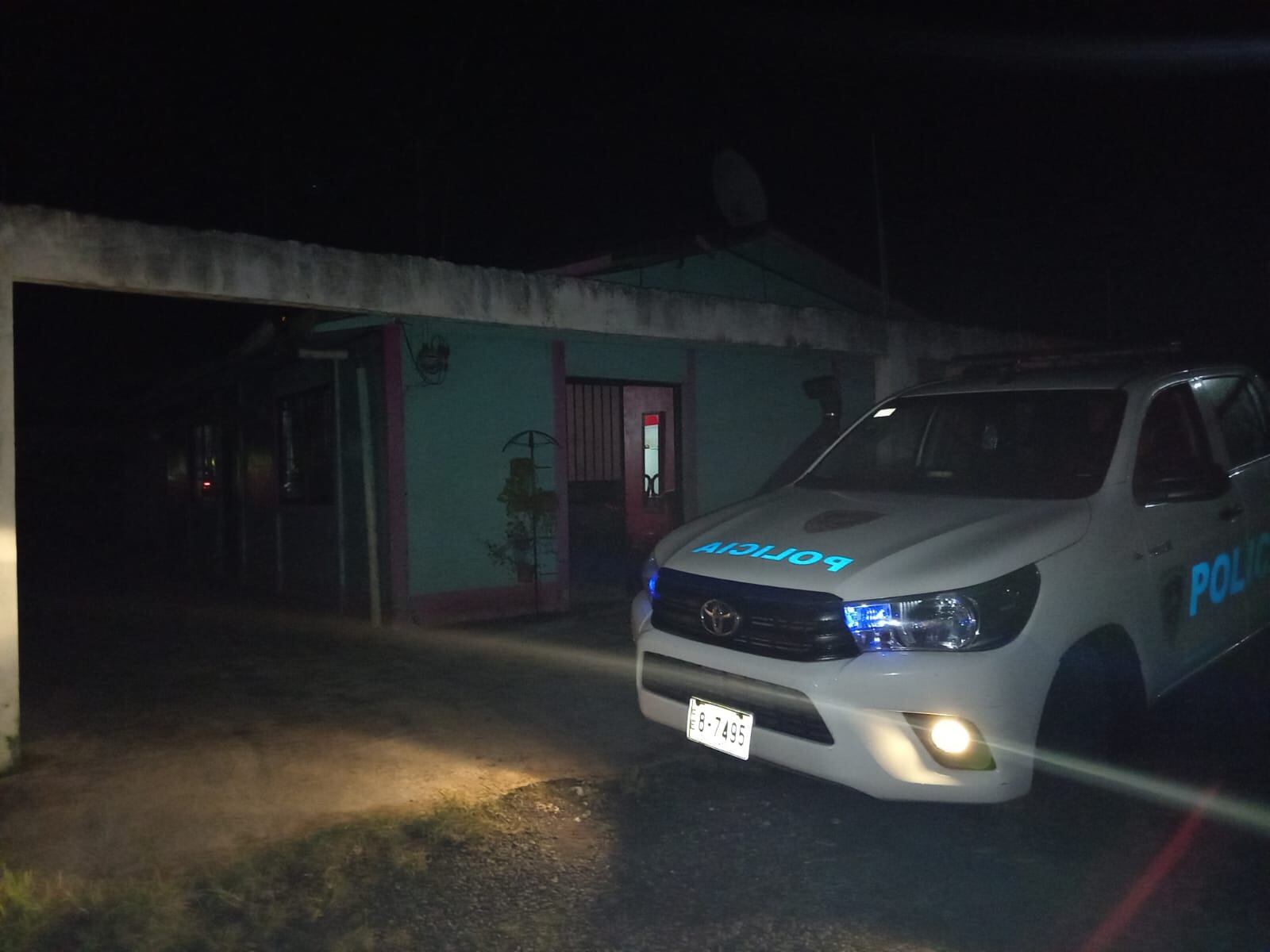 Varias personas llegaron a la casa del sospechoso con la aparente intención de agredirlo. Foto MSP.