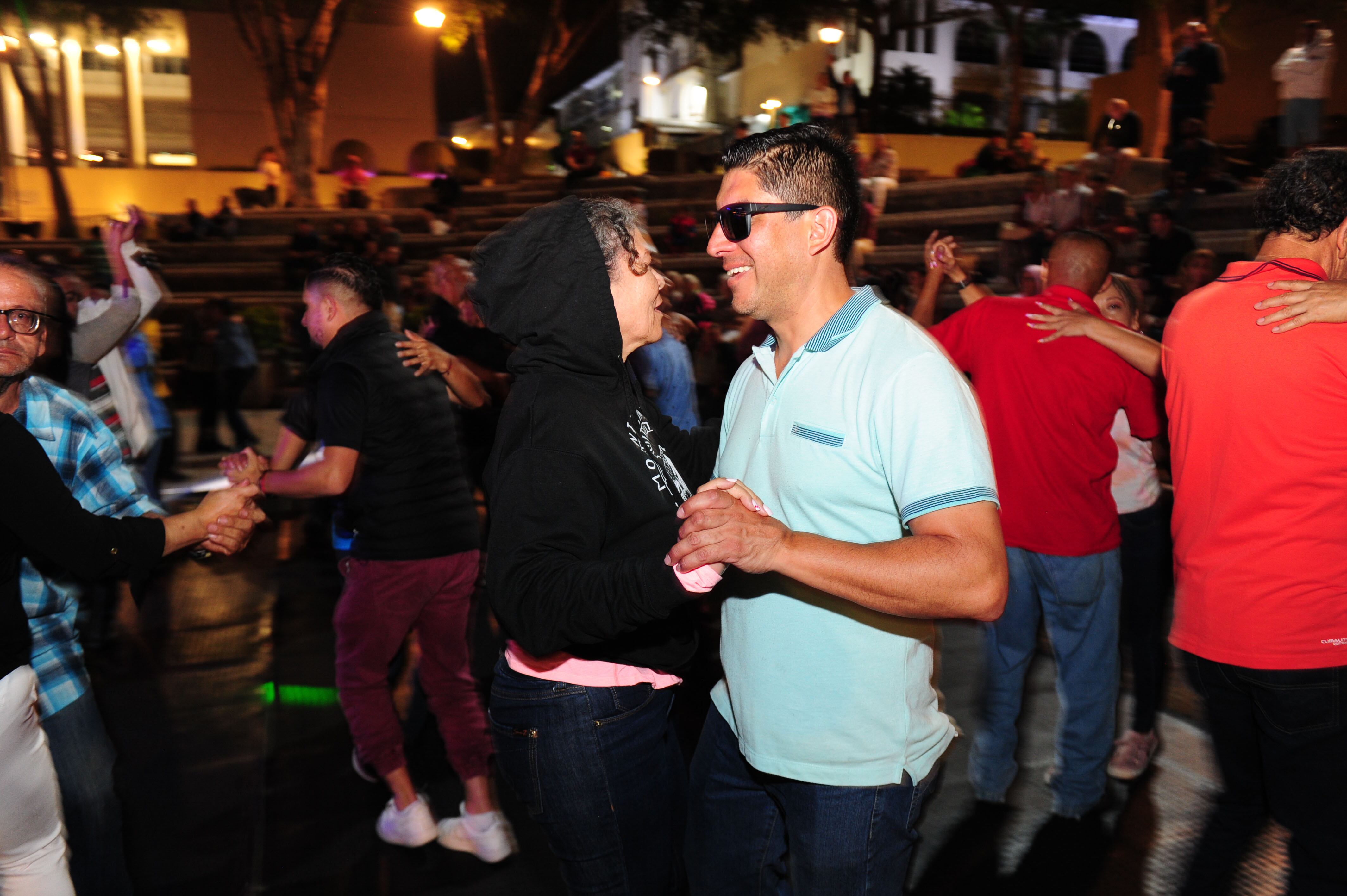 Plaza de la Democracia, bailes