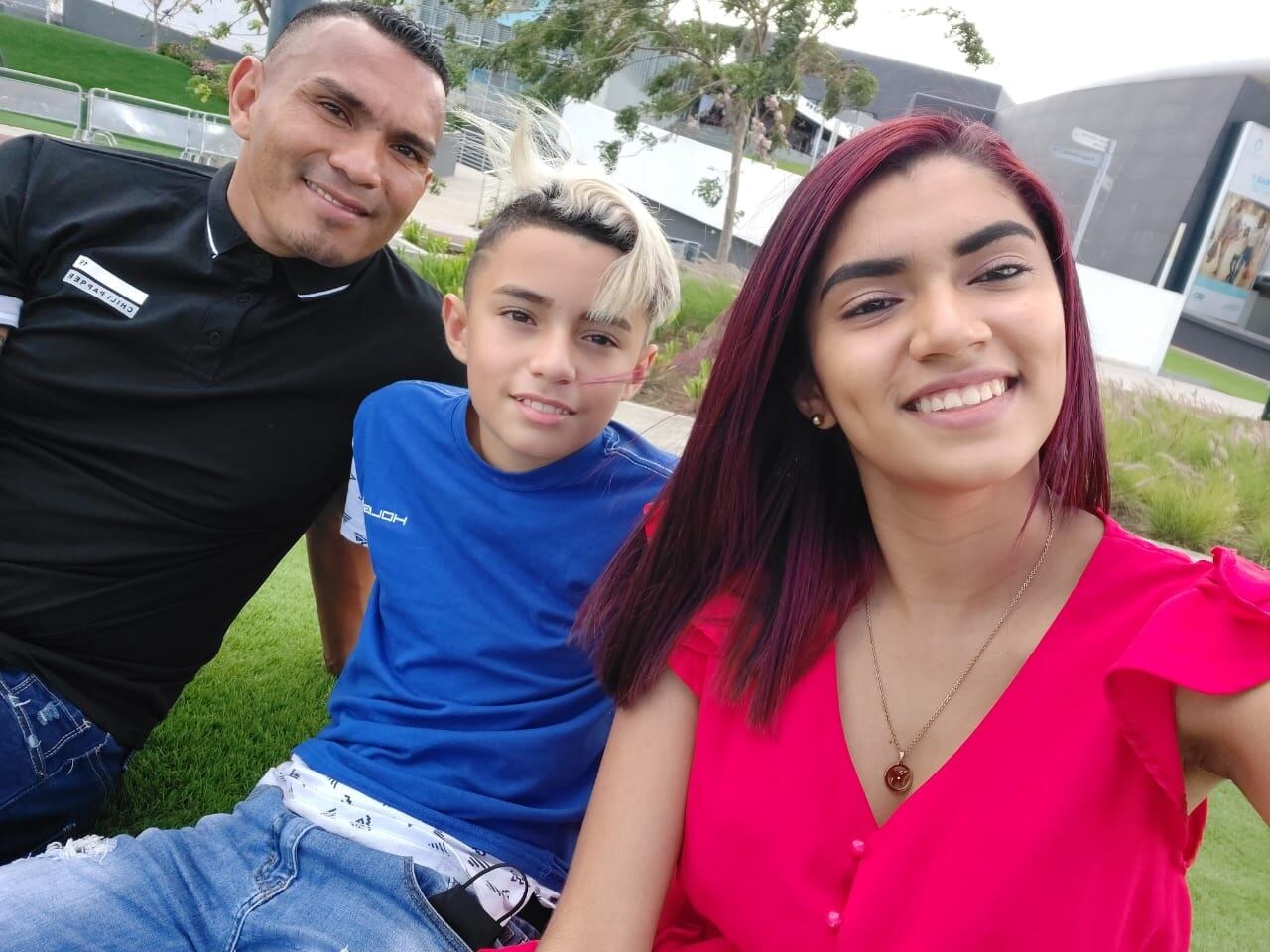 Christian con los amores de su vida: sus hijos Fabiola y Hernie. Cortesía.