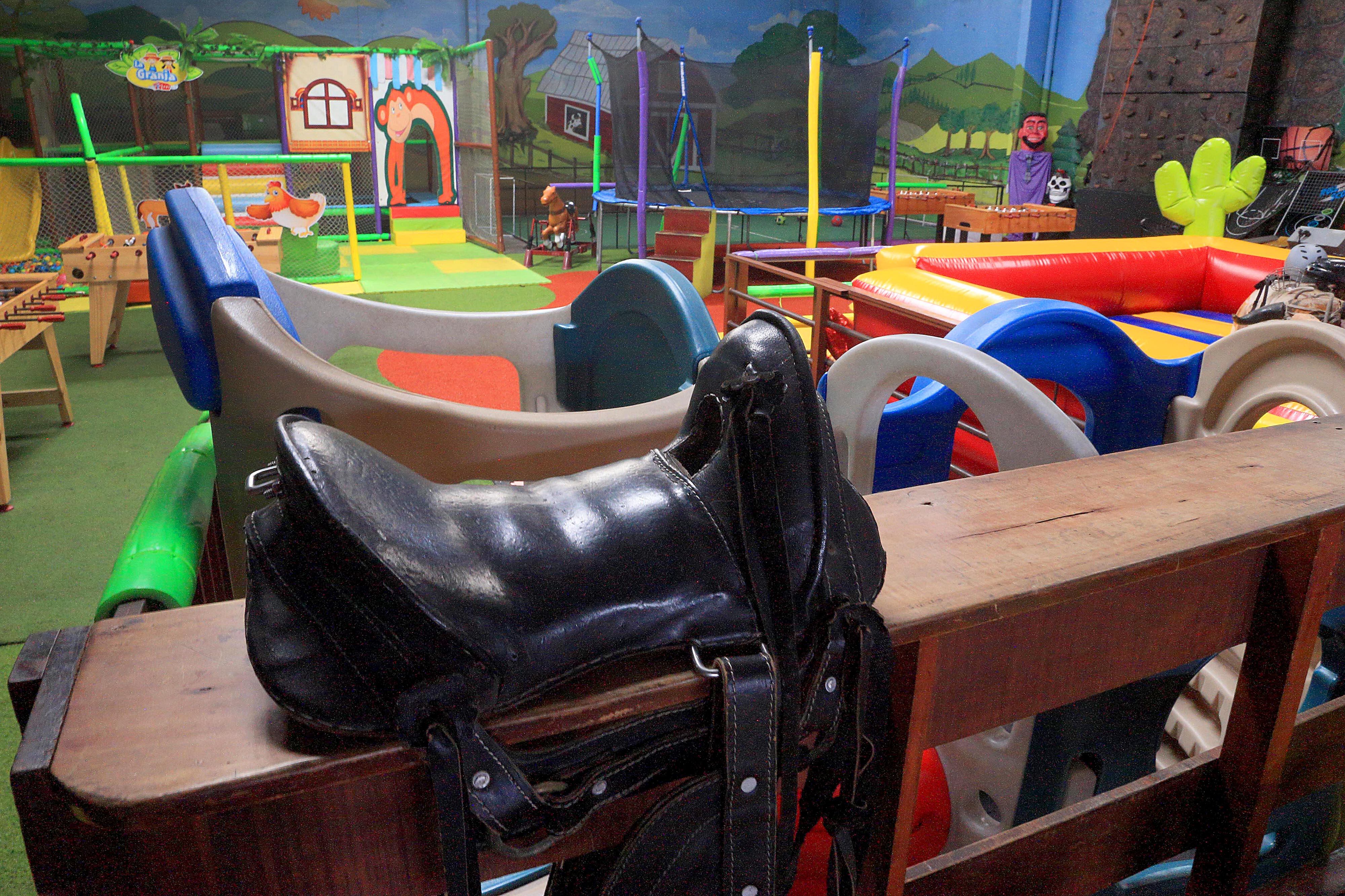 20/02/2024     Tres Ríos. La Granja, Sala de Eventos Infantiles, el lugar muy especial para celebrar las fiestas de cumpleaños, graduaciones, baby showers, capacitaciones y hasta bodas. Cuenta con inflables, canchas, juegos, futbolines, canopy, toro mecánico y mucho más. Foto: Rafael Pacheco Granados