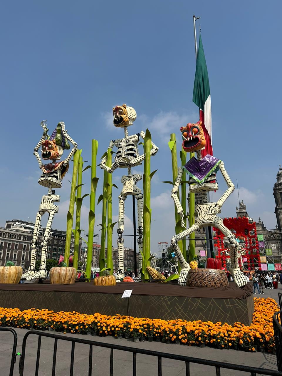 Toda la ciudad está repleta de figuras alusivas a la festividad.