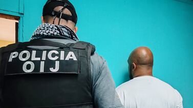 Capturan a hombre por mandar videos y mensajes amenazantes a su exnovia