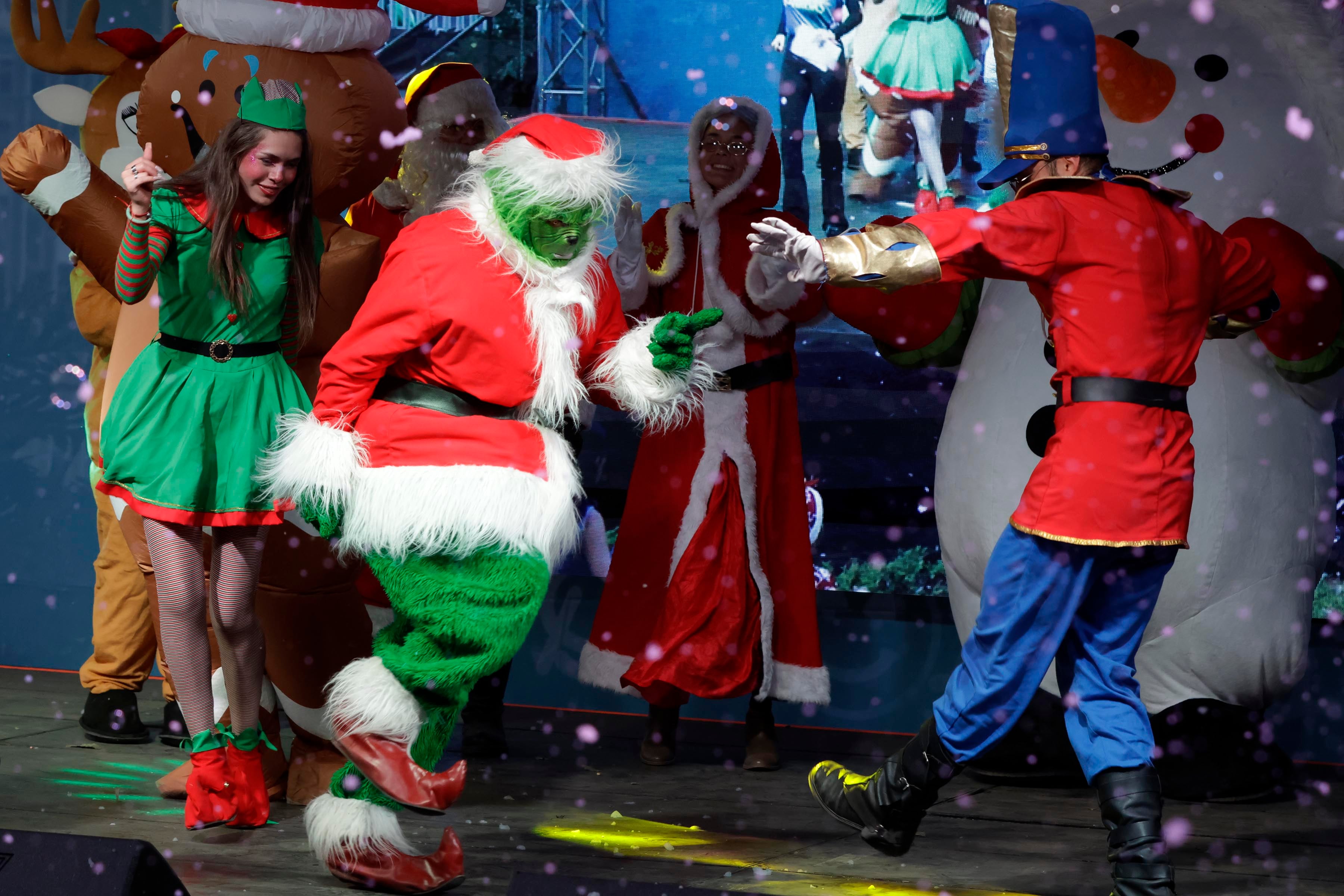 Iluminación Arbol Hospital Nacional de Niños