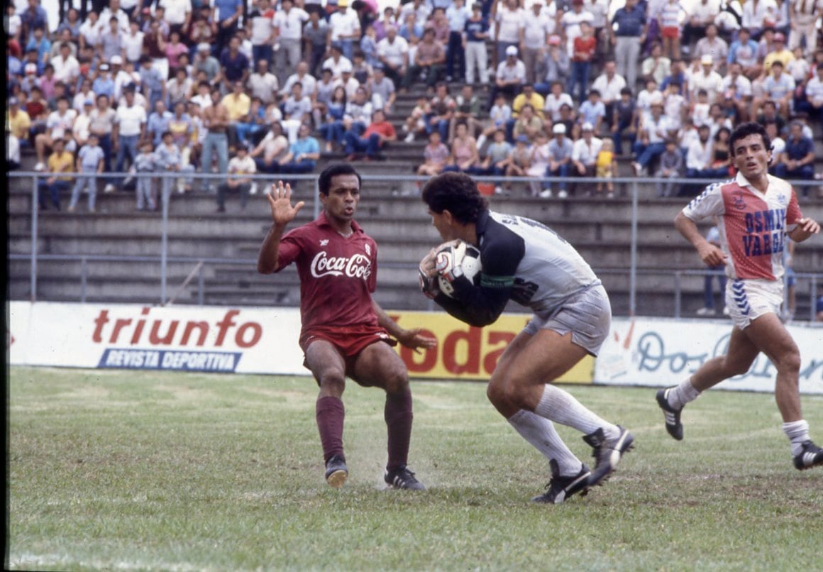 Carlos Santana, exjugador y exentrenador de Saprissa. Archivo.