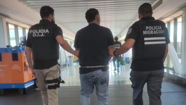 Detienen a sospechoso de asesinato que intentó huir del país al ver que cómplices fueron descubiertos