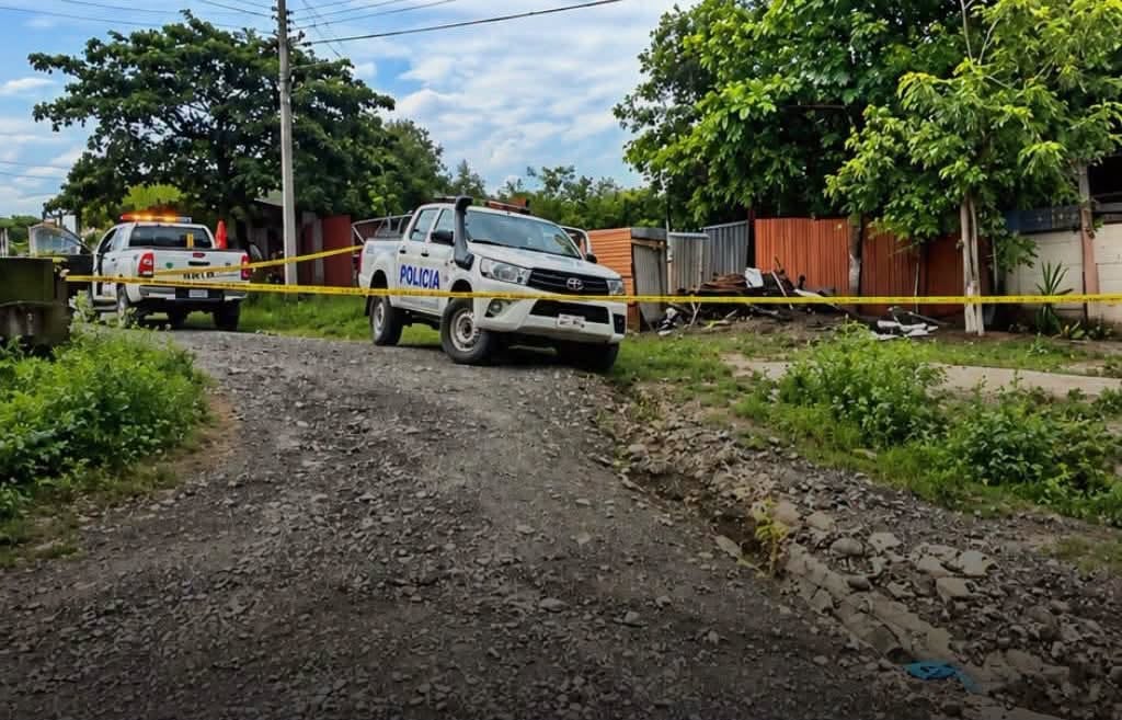 Jasmina López Vargas, de 47 años y su hija Valeska Valdez López, de 9 años fueron asesinadas a puñaladas en barrio Linda Vista, Liberia. Foto: Tomada de redes sociales