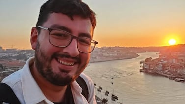 Periodista Jovel Álvarez hace historia al ser el primer tico en viajar en el avión papal