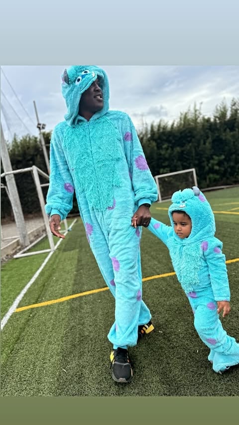 Joel Campbell se disfrazó de uno de los personajes de Monsters Inc, para celebrar el cumpleaños de su hija. Instagram.