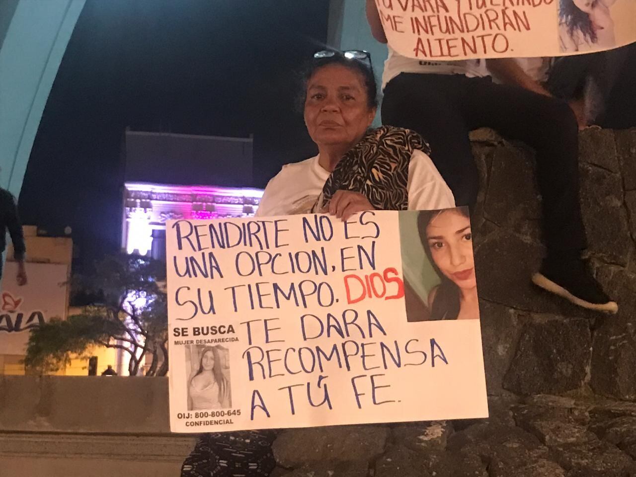 Vigilia por Karolay Serrano Cordero, joven de 25 años que desapareció el pasado 12 agosto de 2019. Foto Adrián Galeano Calvo.