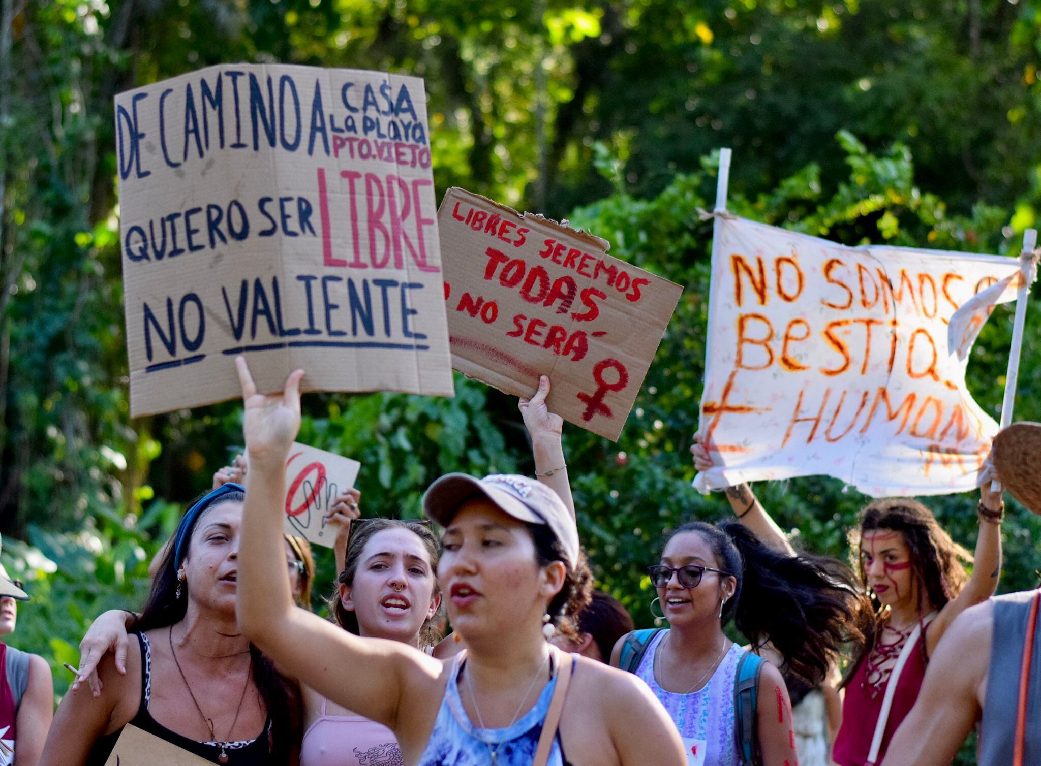Unidas Talamanca se manifestaron en Puerto Viejo, donde una joven danesa, cuyo nombre no fue revelado, fue agredida sexualmente por varios hombres, el 6 de enero.