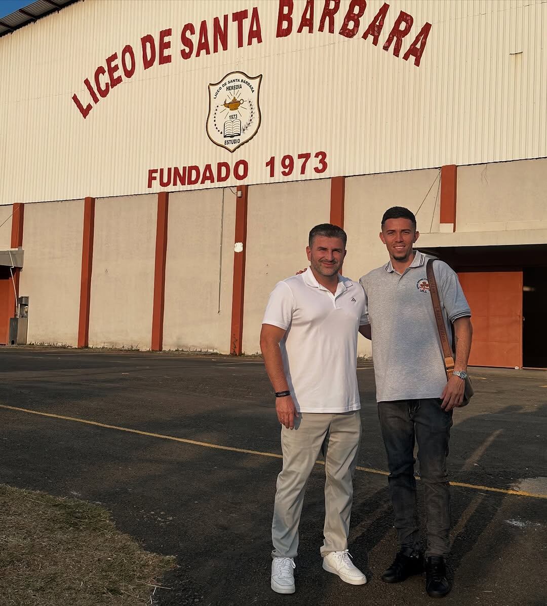 Jefferson Brenes retomó sus estudios y uno de sus amigos más cercanos contó cómo volvió a las aulas. Cortesía Jonathan Cambronero.