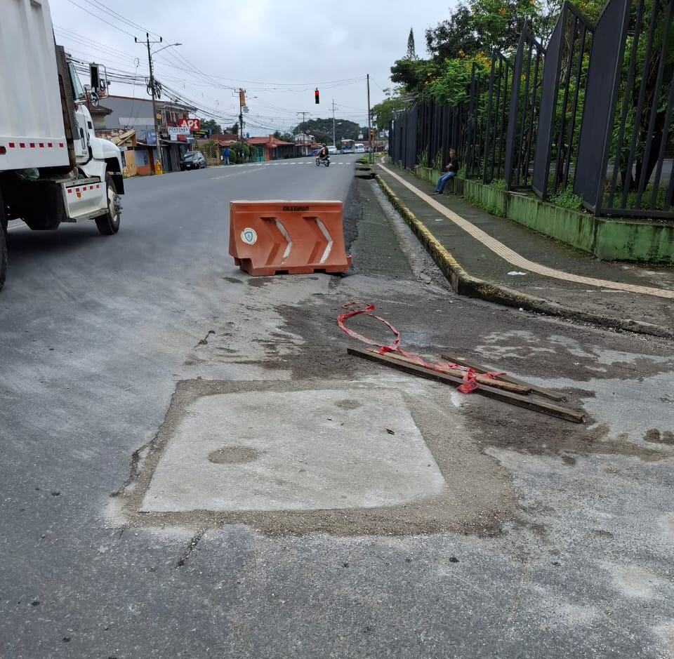 Arreglaron hueco en San Rafael Arriba de Desamparados