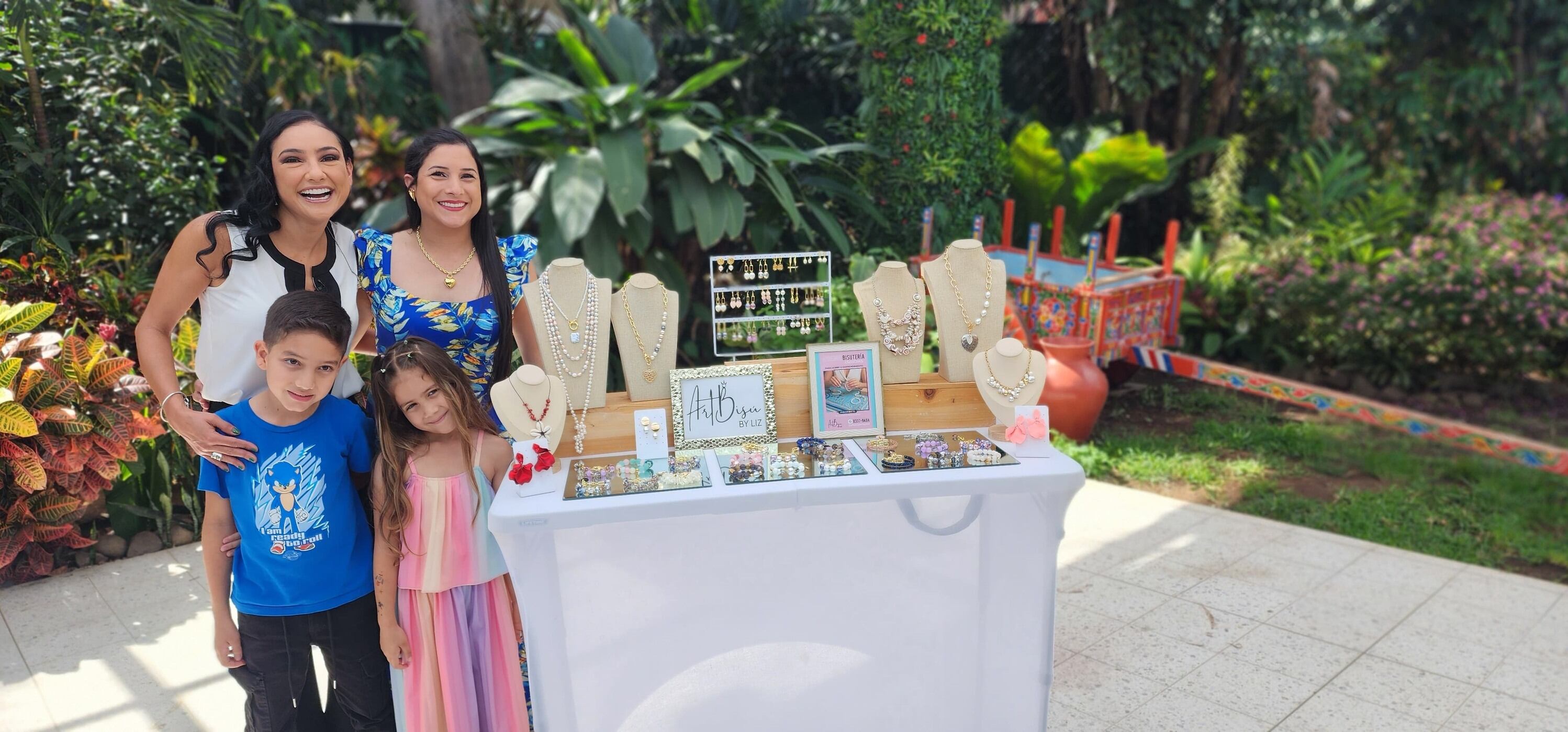 La presentadora de Buen Día, programa mañanero de Canal 7, Nancy Dobles, volvió a sonreír el Miércoles Santo, con los emprendedores