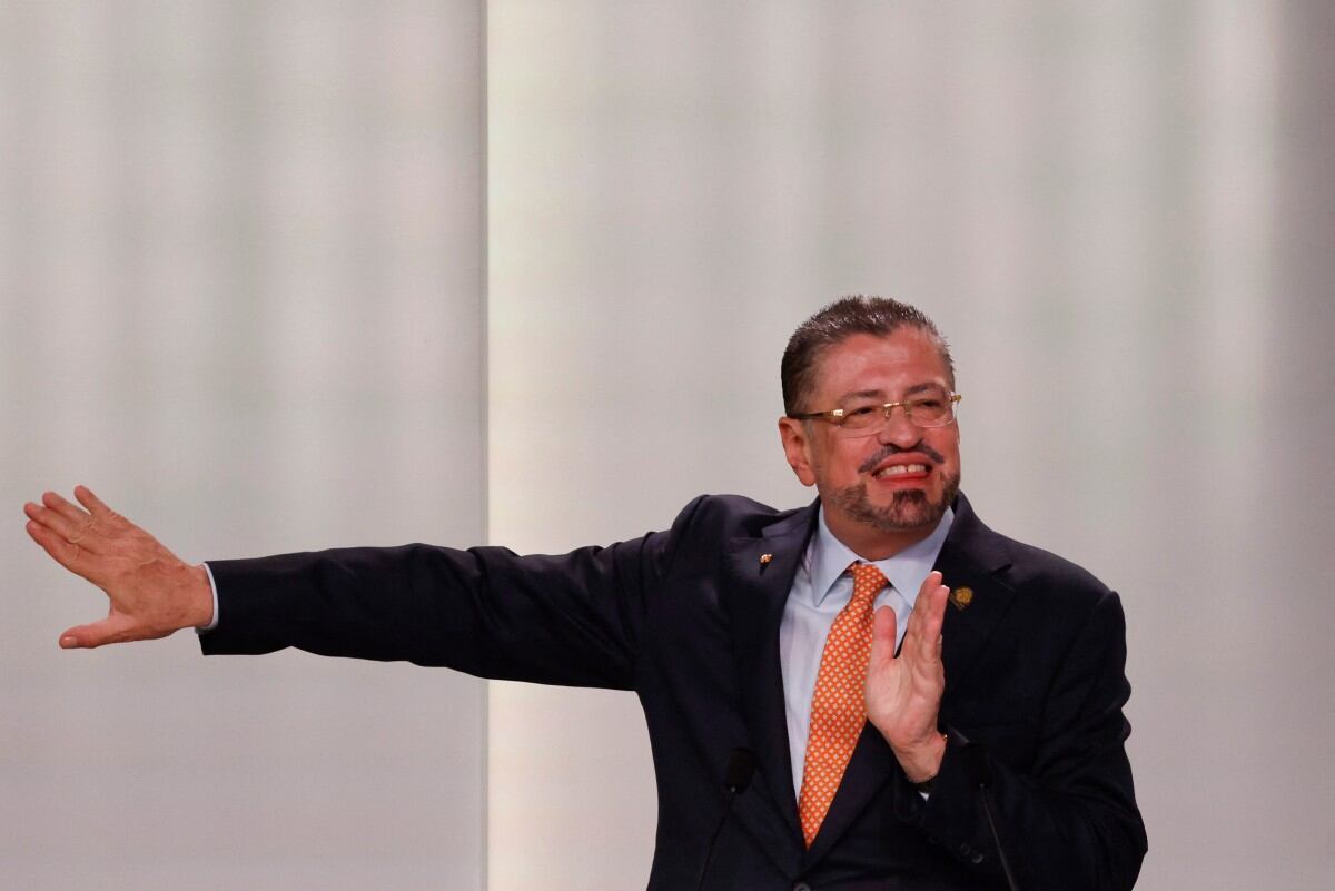 El presidente de Costa Rica, Rodrigo Chaves, se dirige a la sesión inaugural de la tercera Conferencia de las Naciones Unidas sobre los Océanos (UNOC3), que reúne a líderes, investigadores y activistas para debatir cómo proteger la vida marina hasta el 13 de junio. La sesión se llevará a cabo en el Centro de Exposiciones de Niza, en la Riviera Francesa, el 9 de junio de 2025.