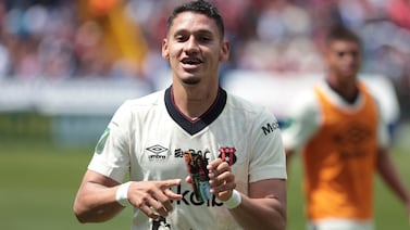 Fernando Piñar conmueve con dedicatoria a su novia fallecida y destaca el apoyo de Alajuelense durante duro proceso