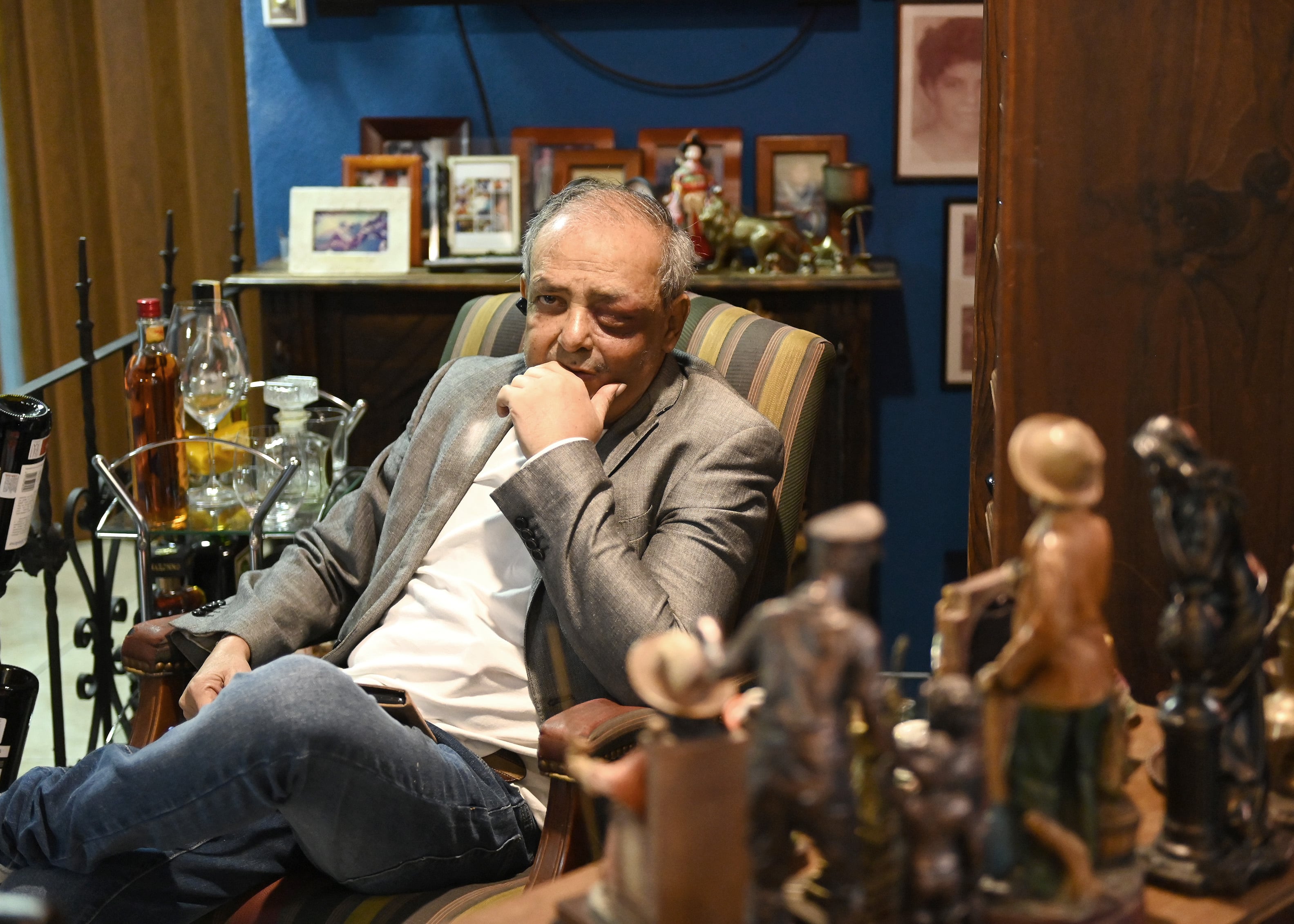 Fotografía de Ramón Luis Méndez, exárbitro y comentarista deportivo costarricense, reconocido por su trayectoria en el arbitraje y su estilo analítico