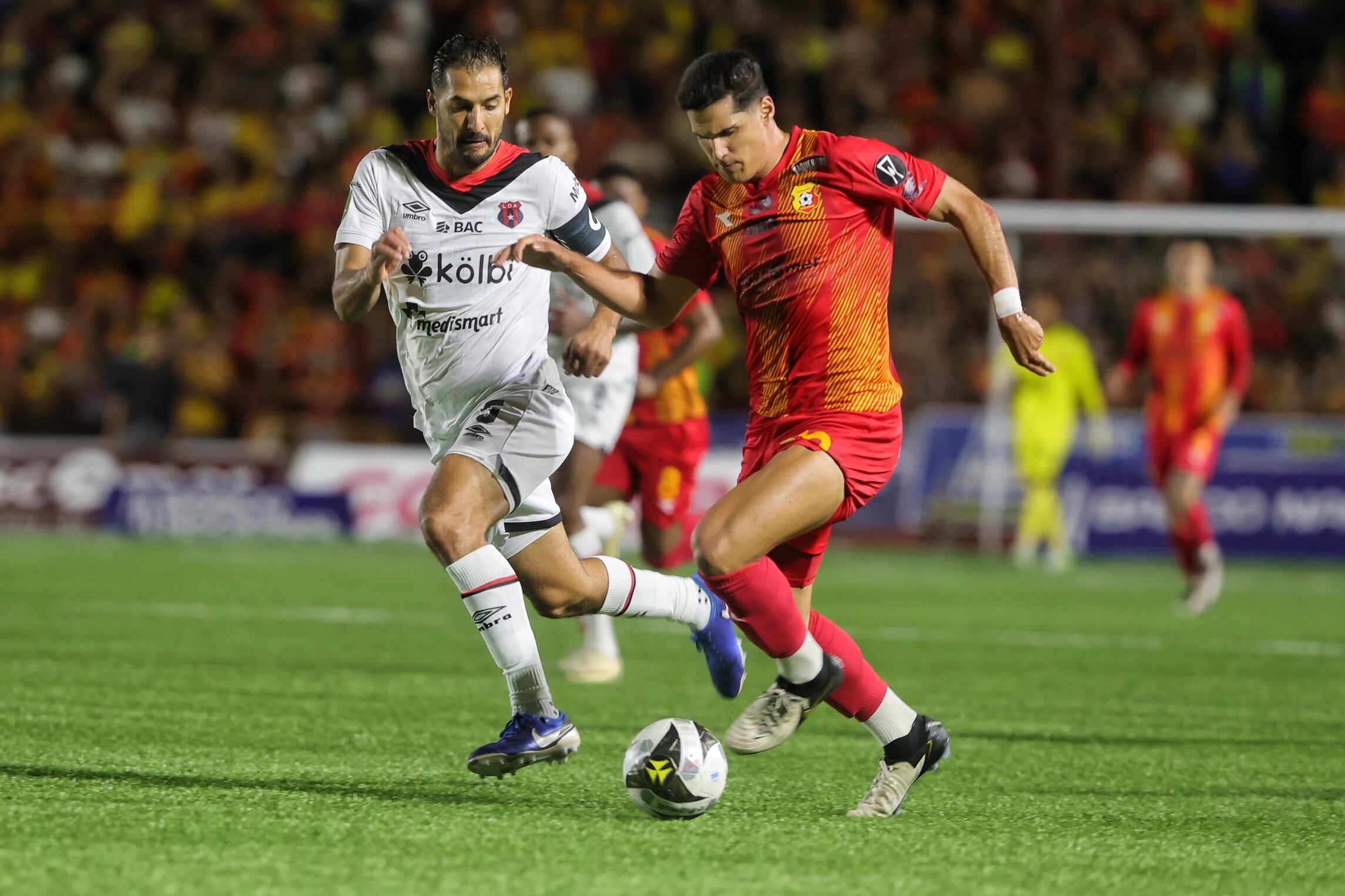 22/12/2024 / Juego entre Herediano vs Liga Deportiva Alajuelense por el partido de ida de la gran final del torneo Apertura de la Liga Promerica / foto John Durán