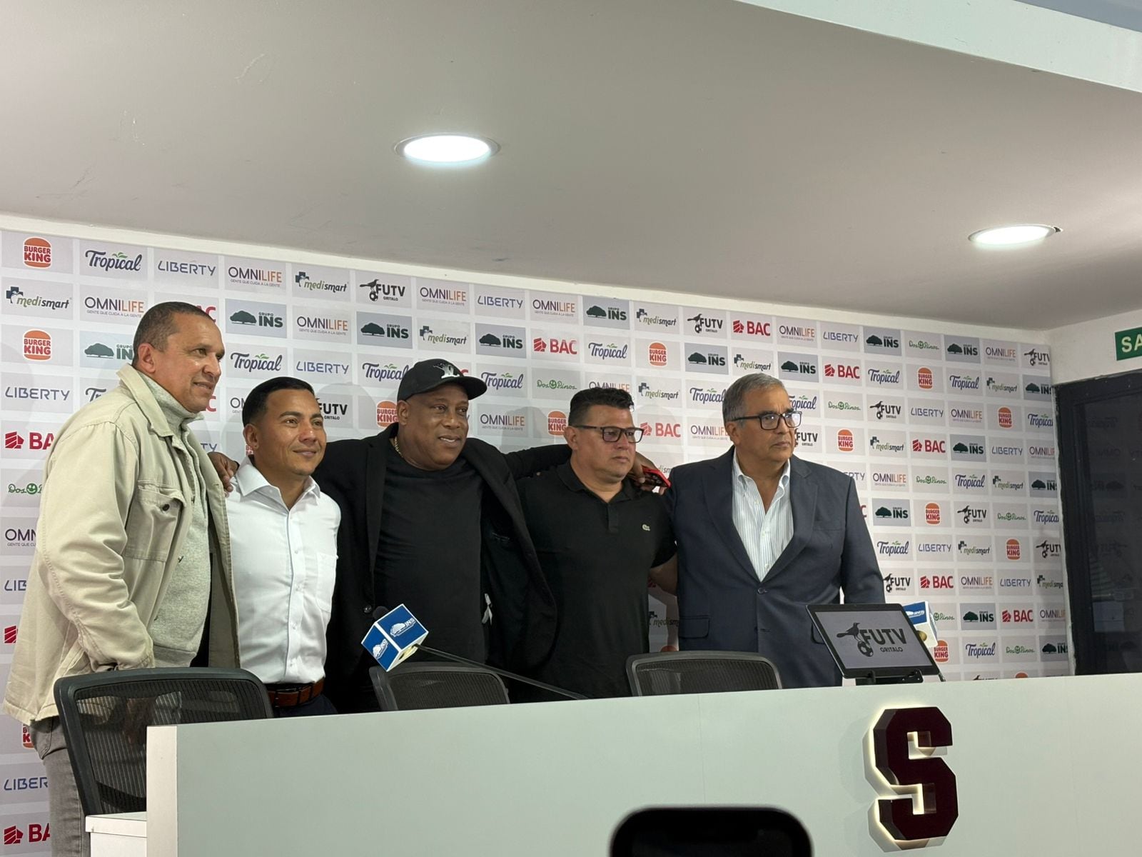 Saprissa presentó de forma oficial a Hernán Medford