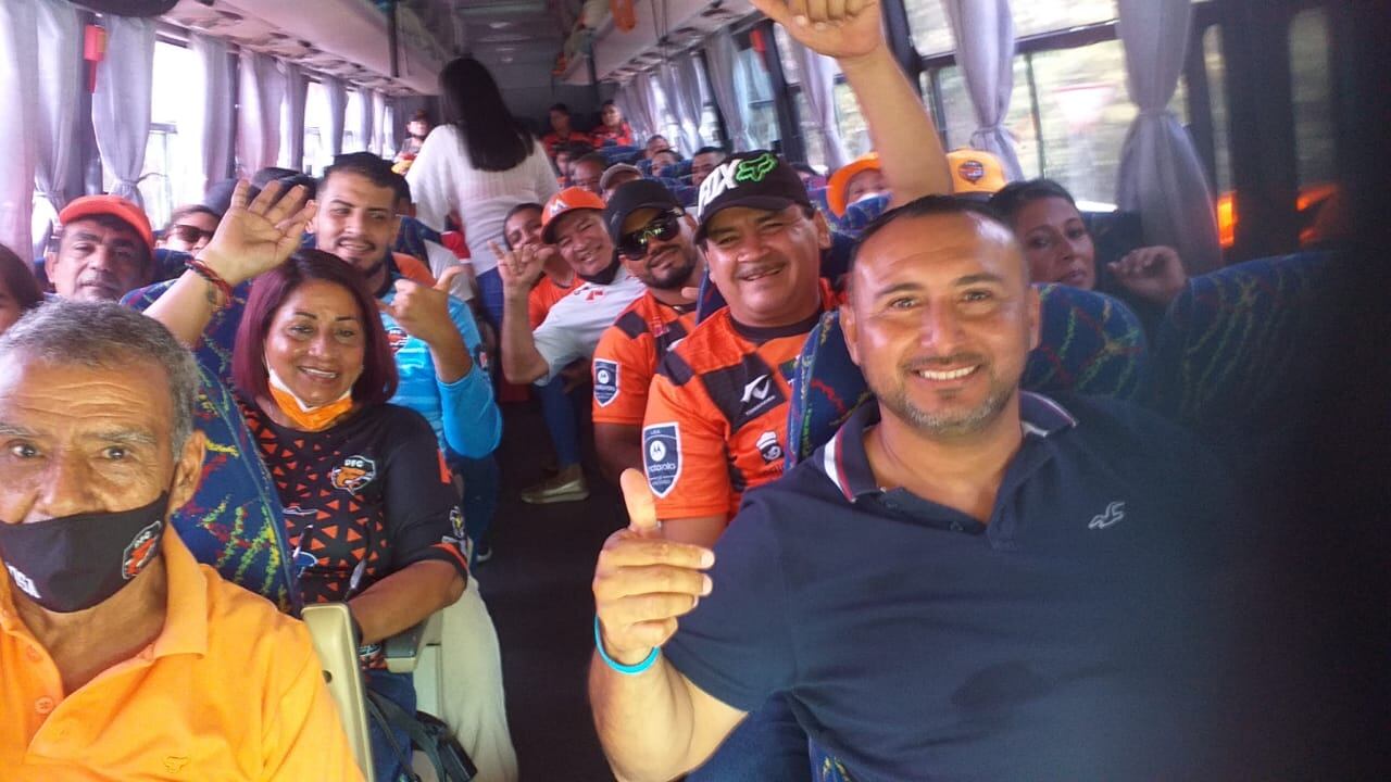 Franklin Sosa, transporte de aficionados de Puntarenas FC