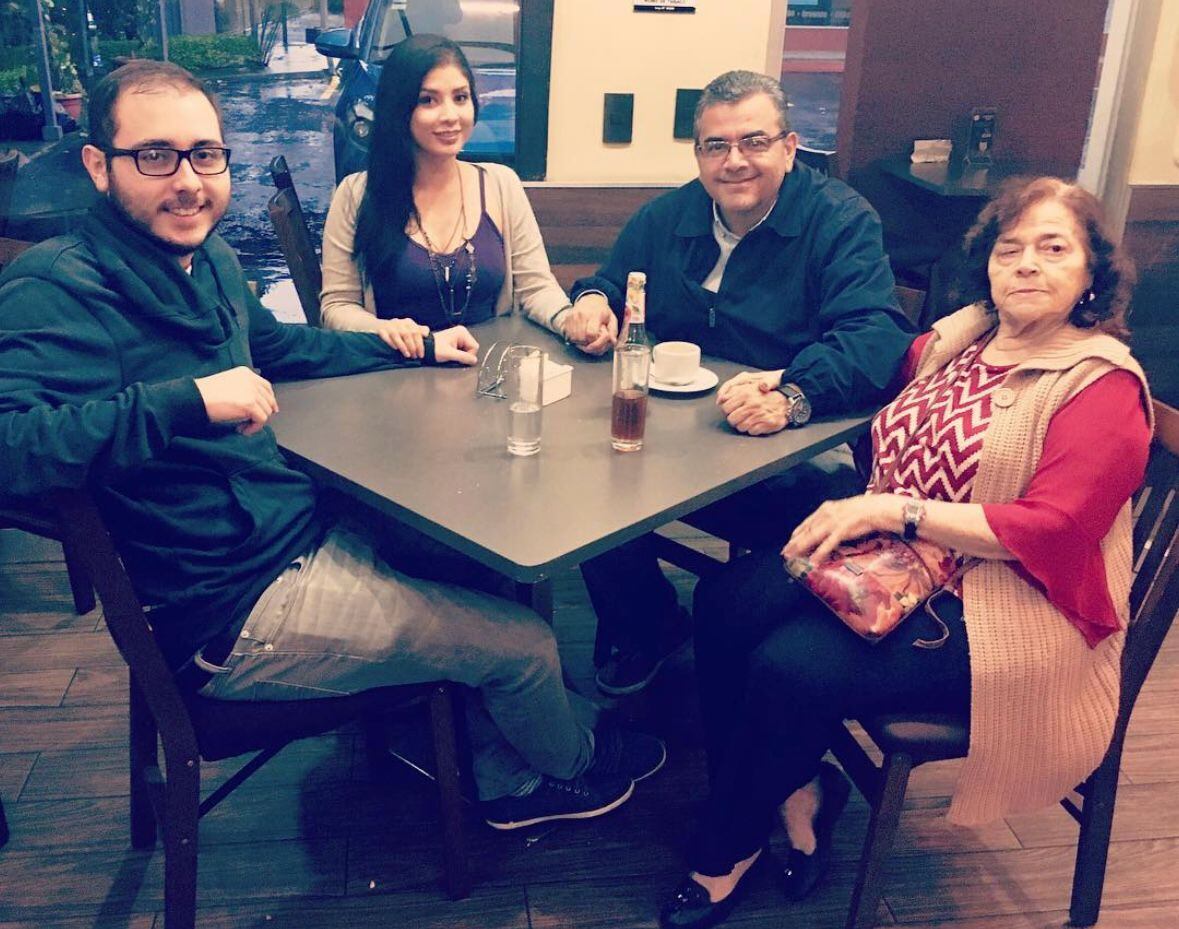 Periodista Paula Brenes, de canal 8 de Multimedios.