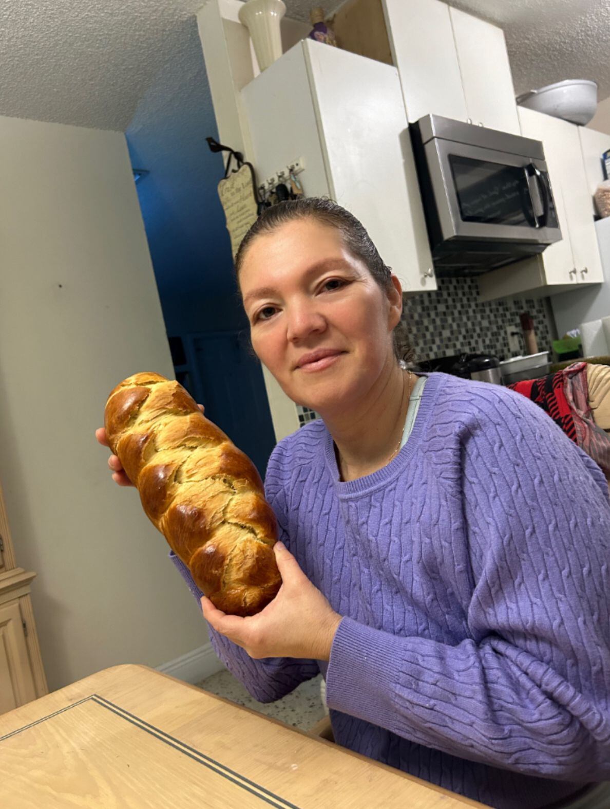 Sugey Ramírez Vargas, una costarricense nativa de San Isidro de Heredia que vive desde hace 27 años en Miami, y quien este domingo 1 de junio se pondrá el delantal para celebrar una “Tarde Tica” al mejor estilo de los cafetales: con más de 50 piñas de tamales, café caliente y pura música bailable a la tica.