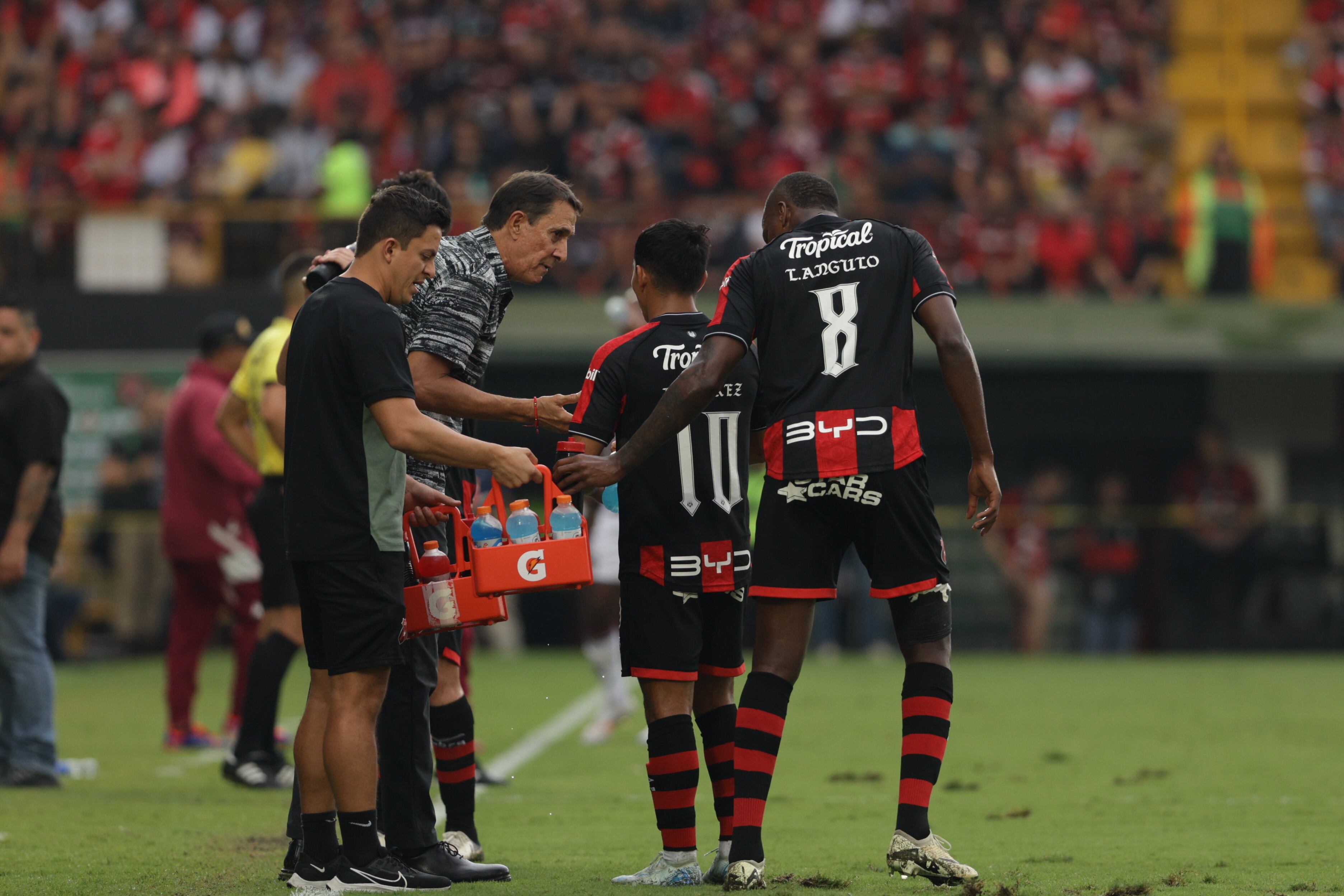 01/09/2024, Alajuela, Estadio Alejandro Morera Soto, partido de la jornada 8 del torneo de clausura 2024 entre la Liga Deportiva Alajuelense y el Deportivo Saprissa.