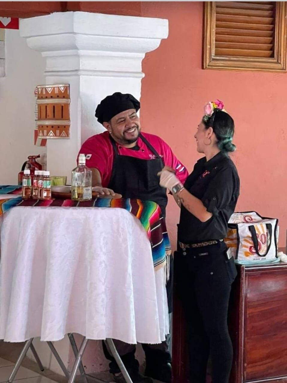 El Chef mexicano Angel Flores del Restaurante El Rincón de los Mariscos, explica como realizar este delicioso pancito.