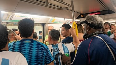 Video que le da vuelta al mundo muestra cómo jóvenes latinos fueron golpeados en tren de Estados Unidos