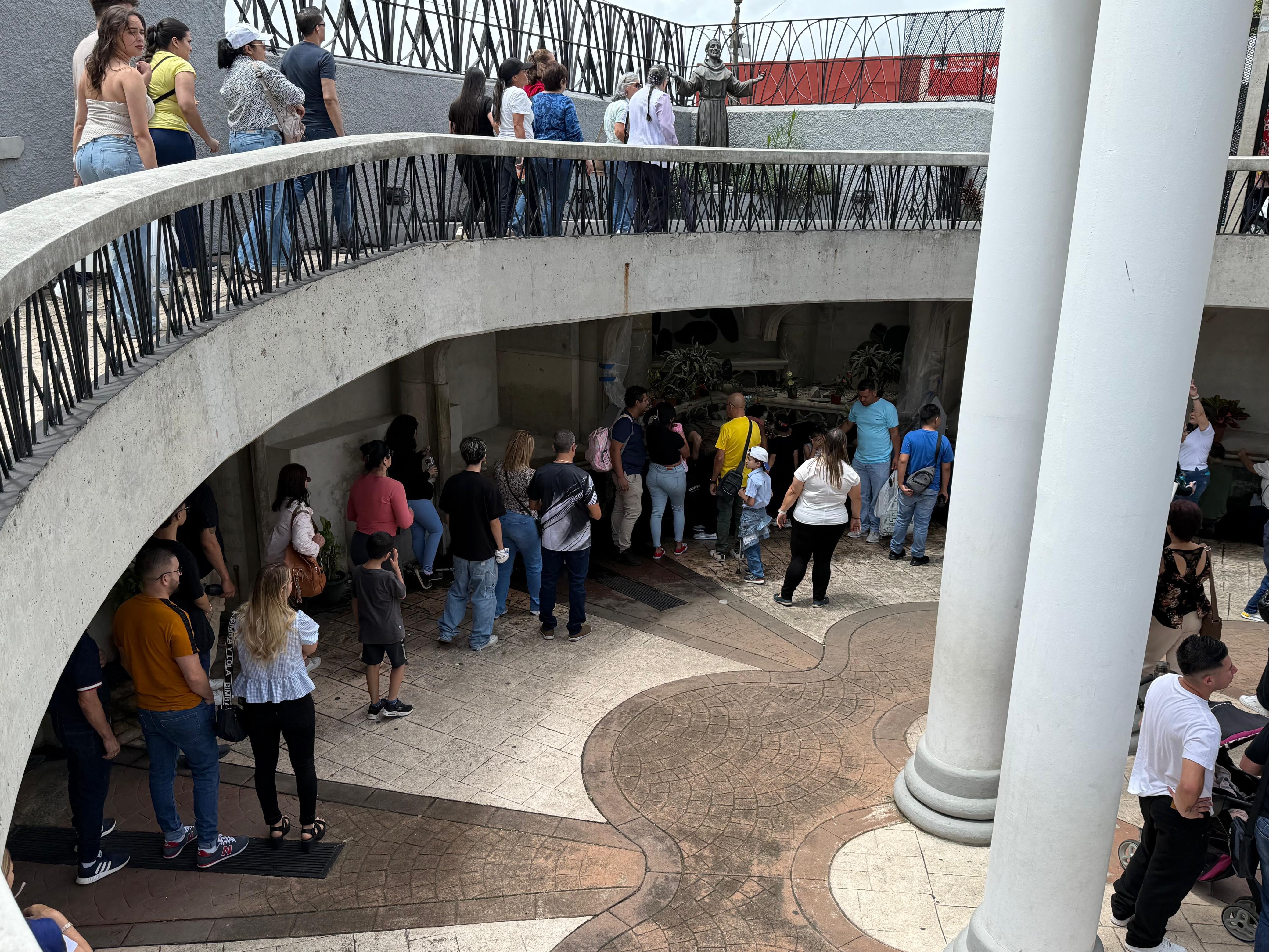 El domingo 20 de julio del 2025 los romeros comenzaron a llegarle a  la Negrita de Cartago.