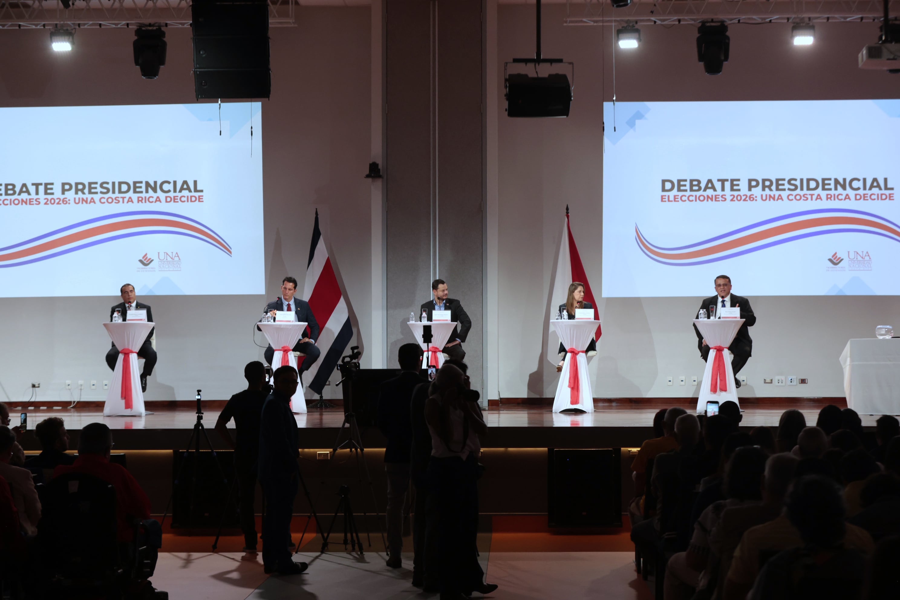 Candidatos a la presidencia de la república durante Debate Presidencial en la UNA