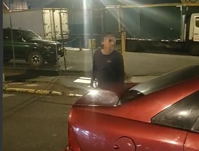 Se desconoce por qué se dio la discusión entre ambos sujetos. Captura de video.